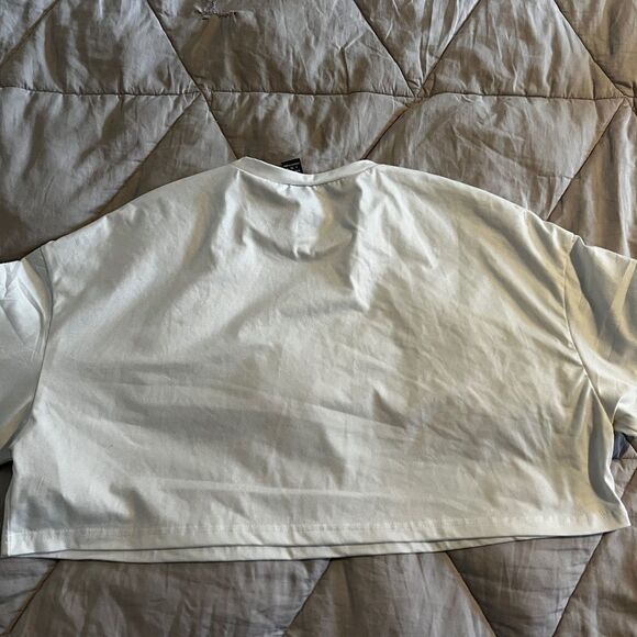 SHEIN Los Angeles Crop Top - Picture 2 of 6